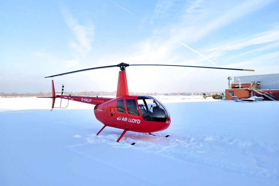 AIR LLOYD - Hubschrauber D-HALH im Schnee